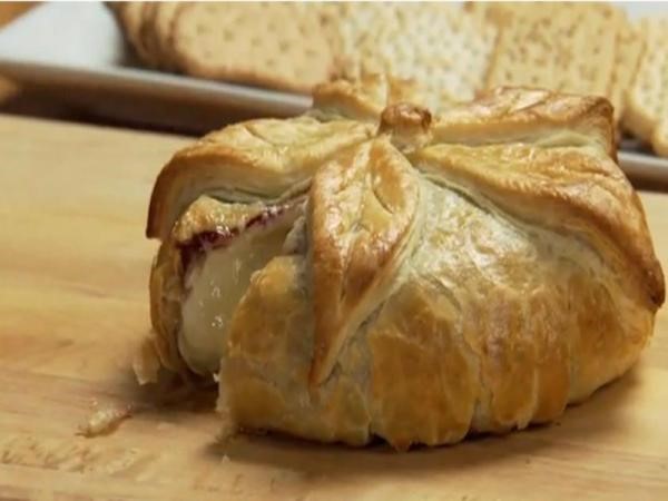 Tésztában sült csirkepástétom (2331 kJ, 567 kcal)