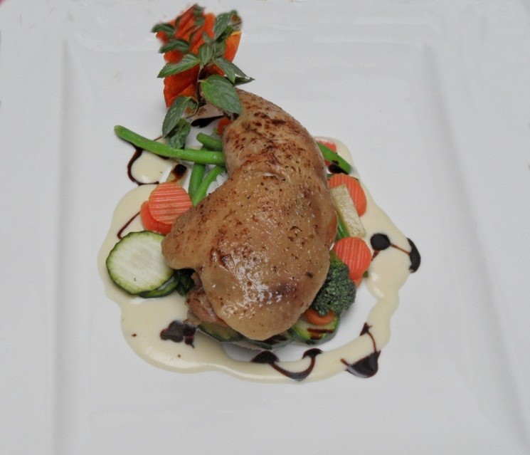 Fokhagymás vajban párolt csirkecomb (3352 kJ, 798 kcal)