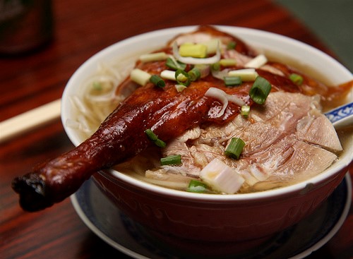 Omlós, sült libacomb cserépedényben