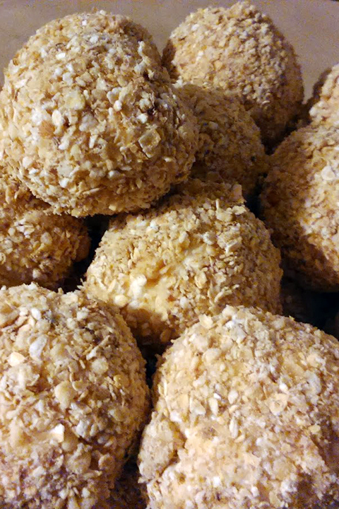 Túrógombóc zabpehellyel, dióval